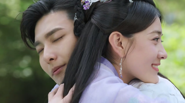 双世宠妃:曲小檀抱墨奕怀,墨连城吃醋,直接强吻小檀