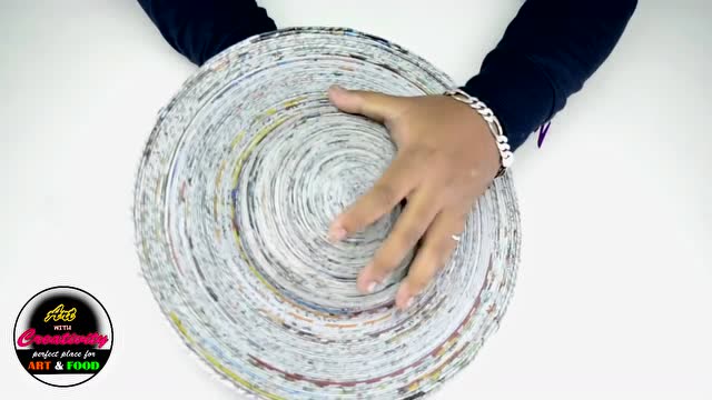 如何用报纸制作帽子?
