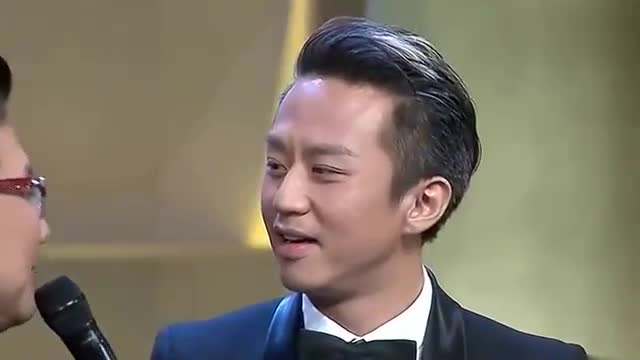 黄明昊说过的土味情话_justin黄明昊同款衣服_黄明昊justin资料