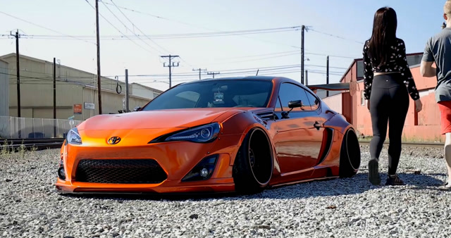 为了酷炫的vip改装,这辆丰田速霸连底盘都可以不要了!