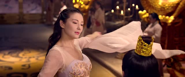 张雨绮这舞姿,不及妖猫传上的妩媚动人,但还是很唯美的