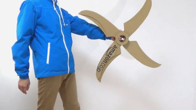 厉害了!日本小哥痴迷《火影忍者》,用纸板自制"风魔手里剑"