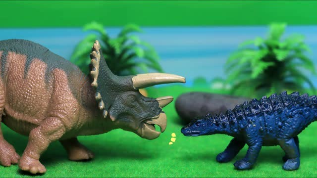 毛毛和熊熊的玩具 小甲龙河边摔了一跤忘记名字 三角