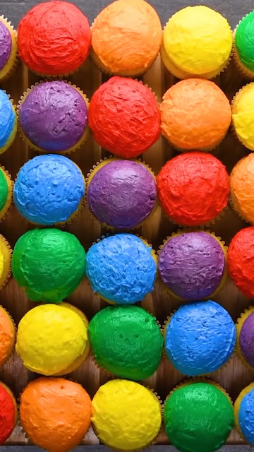 彩色球球小蛋糕,如果是你,第一个会选哪个颜色