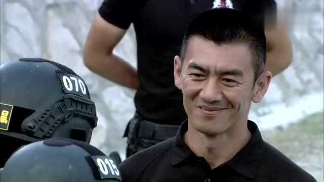 特警力量:龙头太坏了,尽然让人感到绝望