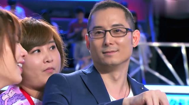 贾玲强抱刘一帆,刘一帆无比感叹:又来了,网友:两人是什么关系?