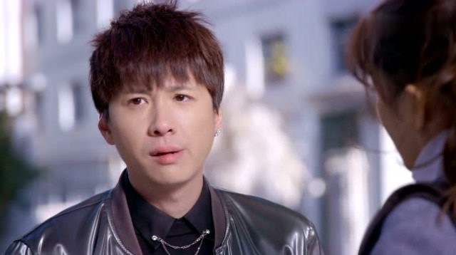 守护丽人:黄在远真是够恶心的!看见超做作!