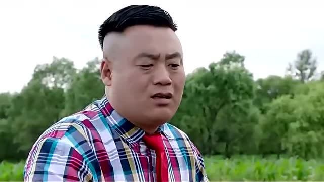 山炮进城:陈友亮摩托贴宝马标,三轮车变敞篷跑车,真会忽悠!