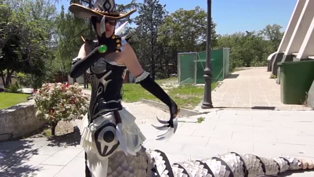 cos达人的魅力展示帅气的蛇女居然还是有皮肤的