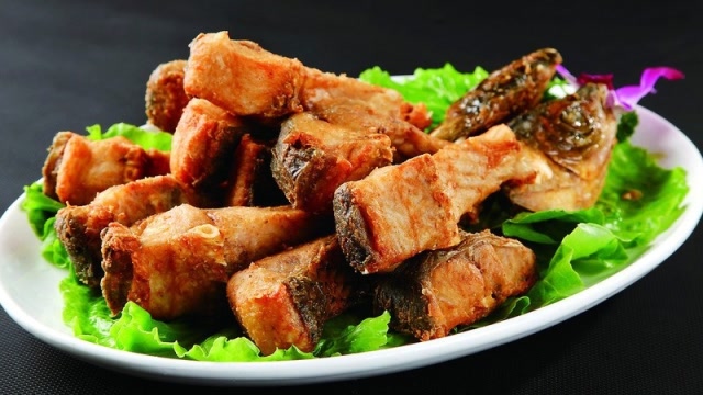 过年炸鱼块,怎么炸才会更酥脆入味?关键看这一步!