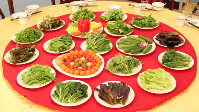 男子到厦门南普陀寺吃了顿饭,一桌全是素菜,结账时却吓到了