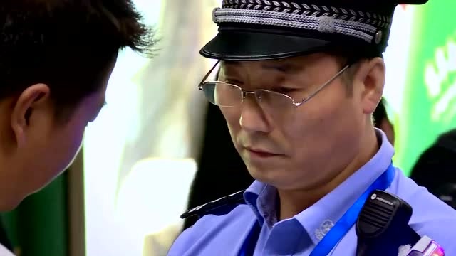巡逻现场实录: 地铁盘查并不是随机的,而是有针对性的