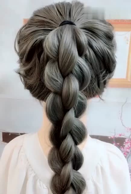 教你四股麻花辫这样扎!减龄还俏皮男友超喜欢的!