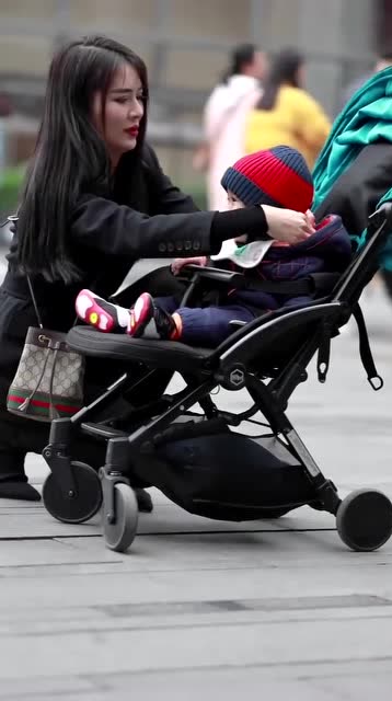 带孩子的辣妈,也可以时尚起来,辣妈们看过来!