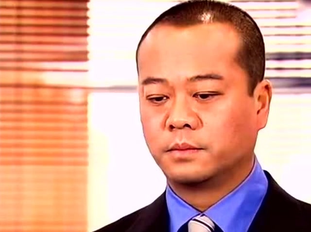 法证先锋:欧阳震华说陈广跟珊珊是亲生的,陈广大哭让珊珊原谅他