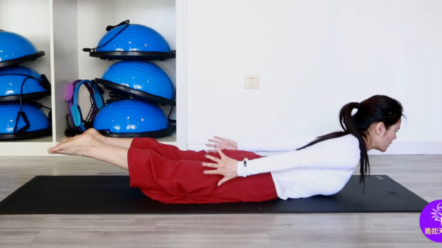 为什么要经常练习反船式瑜伽!原来治疗腰间盘突出全靠它