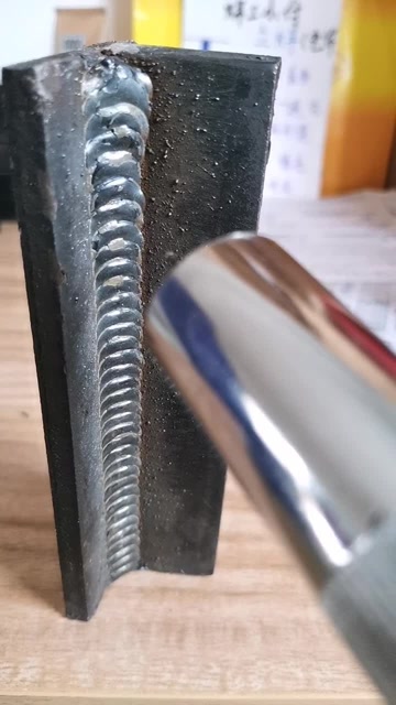 见识一下二保焊立焊