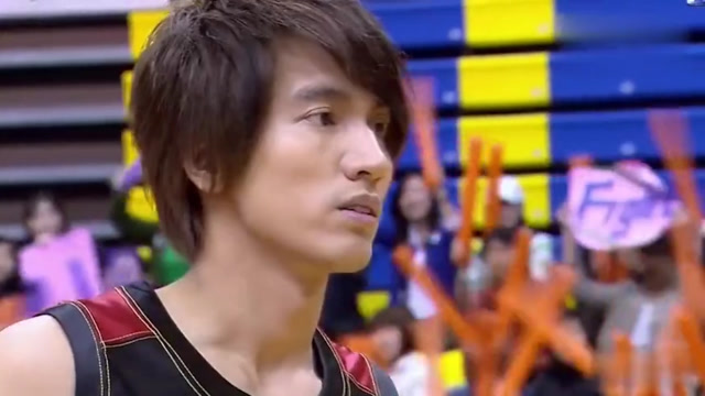 篮球火,开场第一球,竟是吴尊以言承旭的招式进行了灌篮!