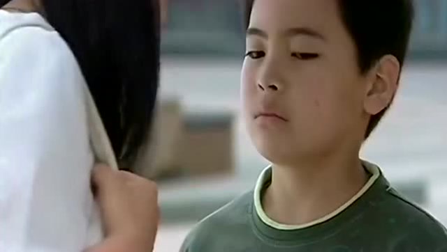 铠甲勇士:敏慈带向阳回家,向阳却图突感不对劲,停下脚步!