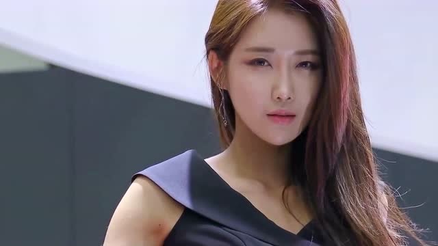 韩国车模柳多妍,眼神魅惑,身穿黑色长裙真正点!