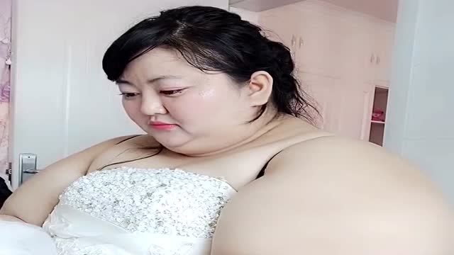 379斤胖子"变"女神,穿上婚纱这一刻,瞬间惊呆众人