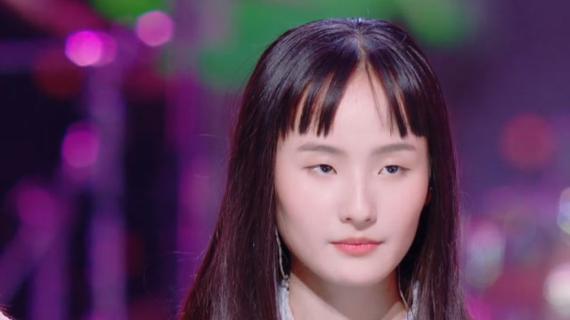 张钰琪带来由李泽珑三人创作的歌曲《也许明天不再忧愁》!