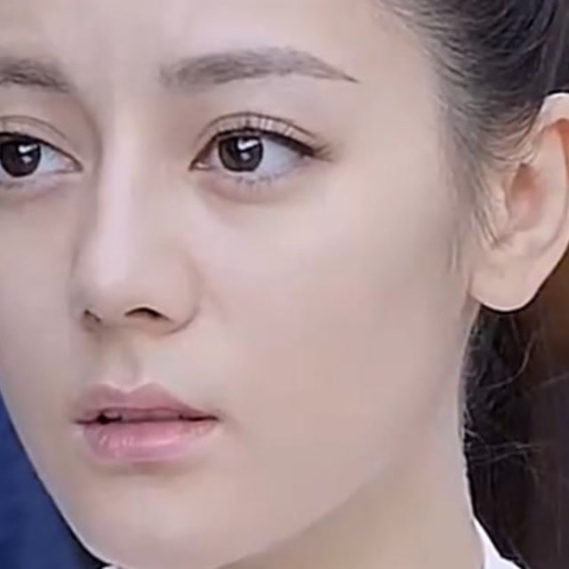 迪丽热巴才能堪称为盛世美颜,高清摄像头,皮肤五官依旧那么美!