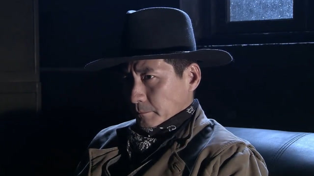 大漠枪神:燕双鹰功夫太高强,神不知鬼不觉的就进了理惠的屋里,根本没