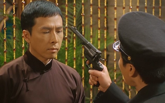 枪快还是拳快?