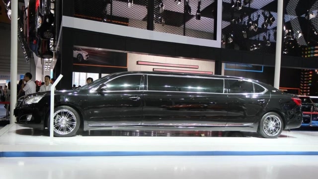 长安睿骋加长版车长达9米,售价不足30万,比bba霸气多了,值得购买吗