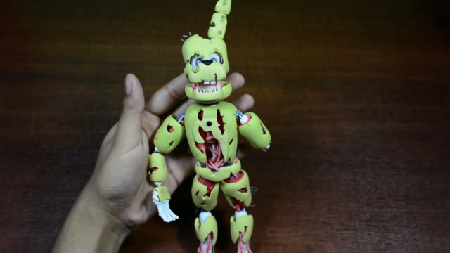 手办:用软泥打造一个fnaf游戏破损的老邦尼!