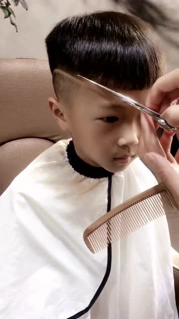 花子头,现在小学生都这么帅了吗?