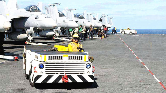 毫不起眼的航母牵引车,造价上千万堪比超跑,究竟为何这么贵