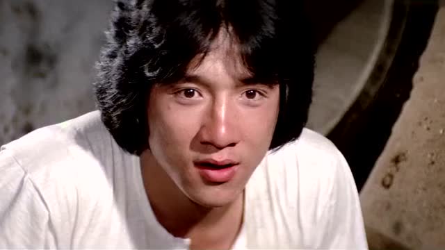 成龙受橘战眼镜蛇启发,掺蛇形拳创蛇形刁手,一部不容错过的经典