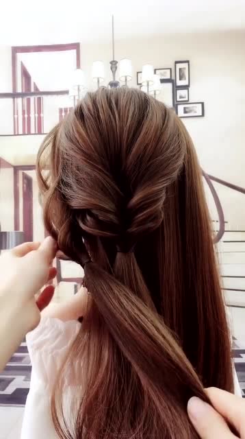 教你编发,小妹妹教你一款简便马尾编发,长发女生都适用哦
