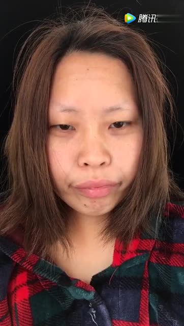 丑女化妆后容貌大变,让人不敢相信