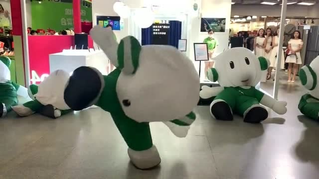 史上最强oppo玩偶音乐一响直接笑岔气了隔壁vivo都不敢开了