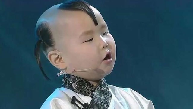 天籁之音!蒙古国的小巴图唱《天空草原》,小奶音真是萌翻全场!