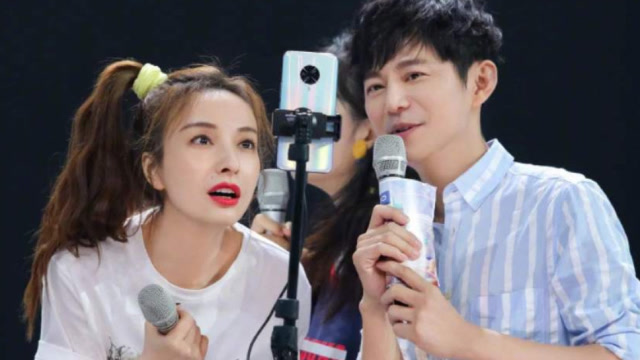 何炅爆料吴昕整过鼻子,昕姐愤怒反击,曝出何炅不为人知的秘密