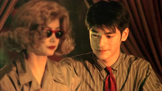 金城武酒吧搭讪林青霞《重庆森林》片段