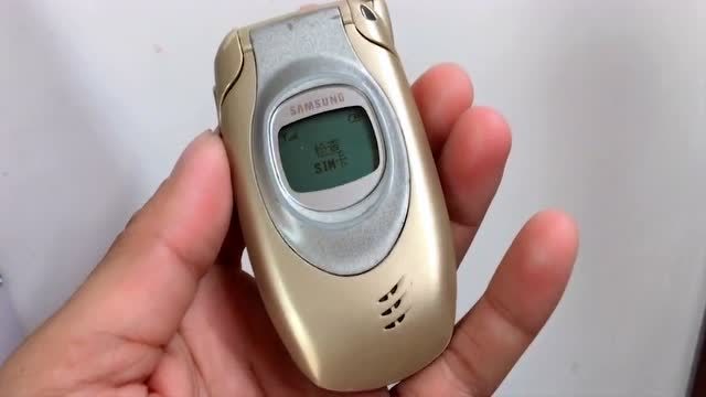 三星t108翻盖彩屏王,相当的有情怀和岁月,不知道你们之前用过吗?