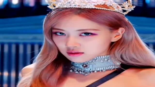 当blackpink戴上皇冠,恭迎女王驾到,霸气可爱完美演绎!