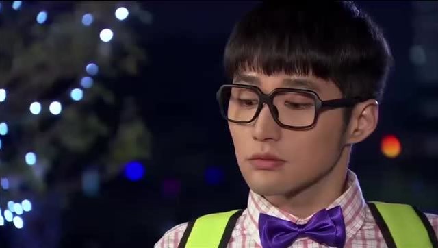 深圳合租记:两个男人之间的战争,为了能追到白晶晶,亮亮倒地了