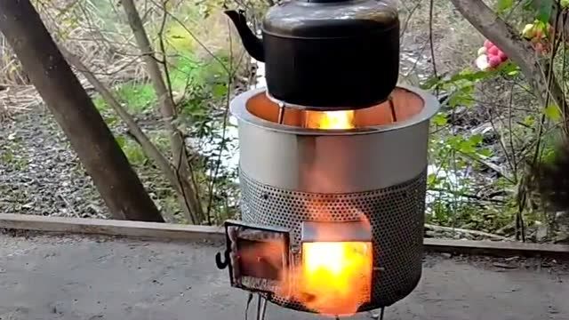 现在农村都不用煤气灶烧水做饭了,农村牛人发明的神器,可以申请专利了