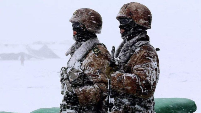 拉达克峡谷暴雪肆虐,解放军这一幕令印媒炸锅,莫迪:这仗别打了