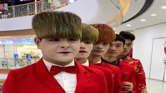 网红"阴兵团队",其实他们能长成这种模样,也是一种出奇的境界!