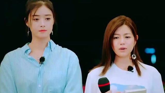 蒋欣陈妍希深情朗诵青春,台词功底深厚,不愧是实力派演员!