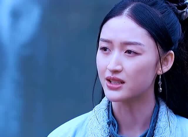 三师姐余帘到底有多强,居然连天启境界的熊初墨都被秒虐,这一段太燃了