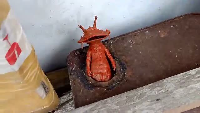 奥特假面玩具追踪,怪兽钱多多也叫钱东东,长着巨大嘴巴的怪兽