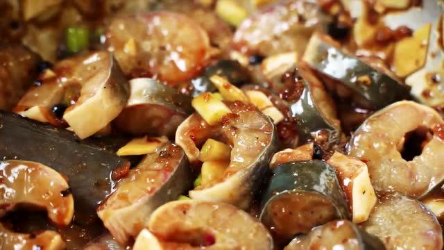 02-石春焗海鳝;天增岁月人增寿,春满乾坤福满门